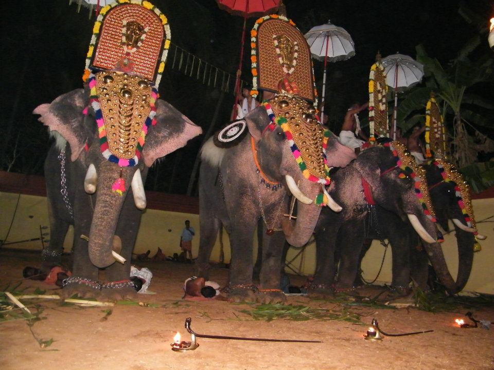 Beautiful view of Edakkunni Uthram Vilakku in Thrissur