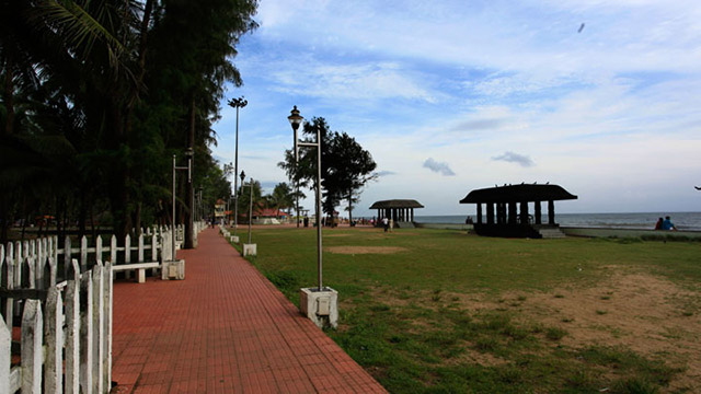 Snehatheeram Beach  in kerala